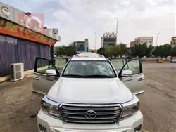 تۆیۆتا لاند کروزەر